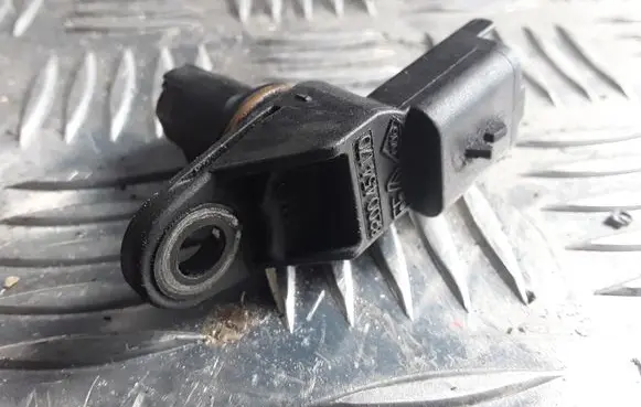 Renault Laguna III Crankshaft position sensor 8200454170