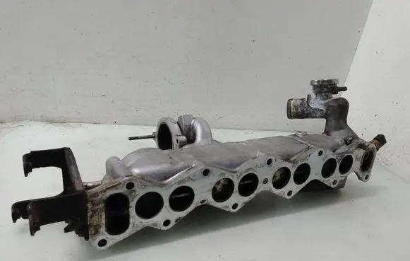 KIA Carens I Intake manifold BF2A