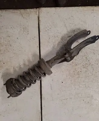 Volkswagen Touareg II Front shock absorber with coil spring