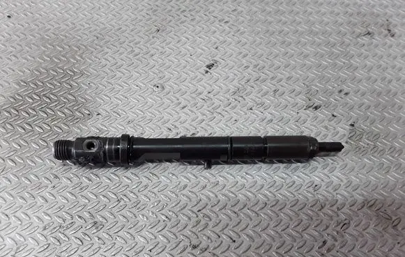 Audi A6 S6 C5 4B Fuel injector 059130201E 0432133836