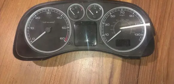 Peugeot 307 Speedometer (instrument cluster) p9646742780