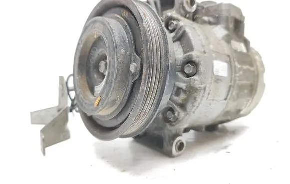 Volkswagen PASSAT B5.5 Air conditioning (A/C) compressor (pump) 4472208182 8D0260808 7SBU16C