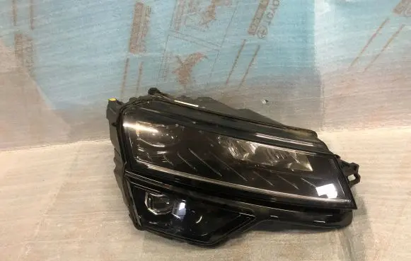 Skoda Karoq Headlight/headlamp 57B941016B