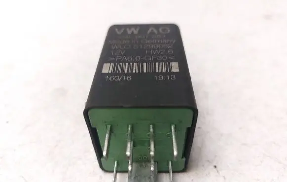 Volkswagen Transporter - Caravelle T6 Glow plug pre-heat relay 04L907283