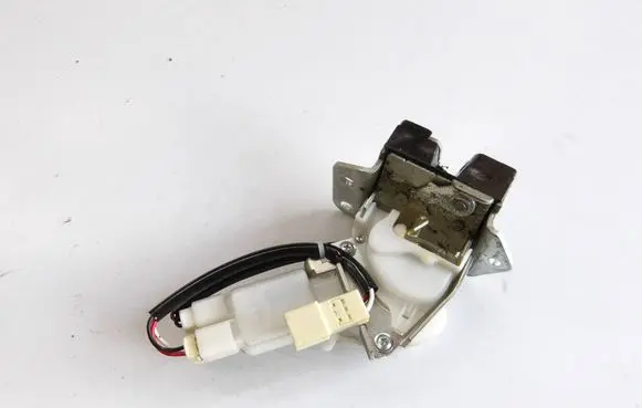Suzuki Vitara (LY) Tailgate/trunk/boot lock/catch/latch 