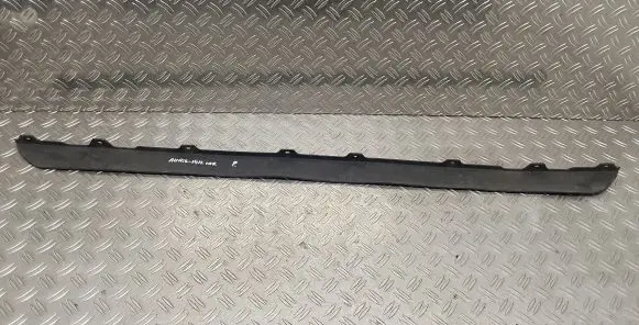 Front bumper lip