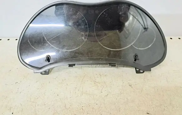 Toyota Avensis T250 Speedometer (instrument cluster) 8380005850