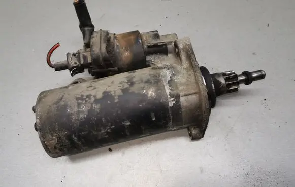 Volkswagen PASSAT B4 Starter motor 02A911023G