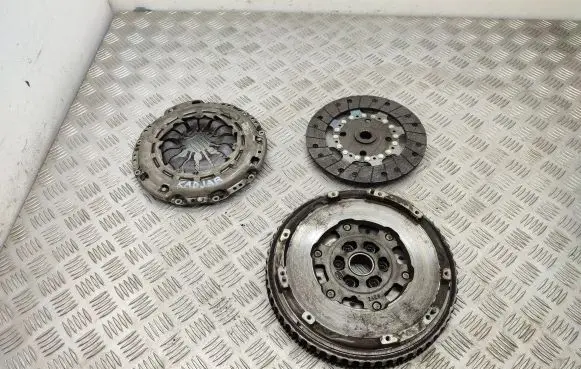 Renault Kadjar Clutch set kit 302100495R 302059210R