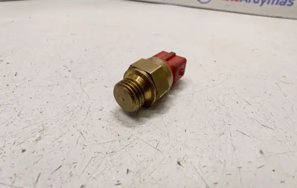 BMW 5 E39 Coolant temperature sensor 1741900 12521741900