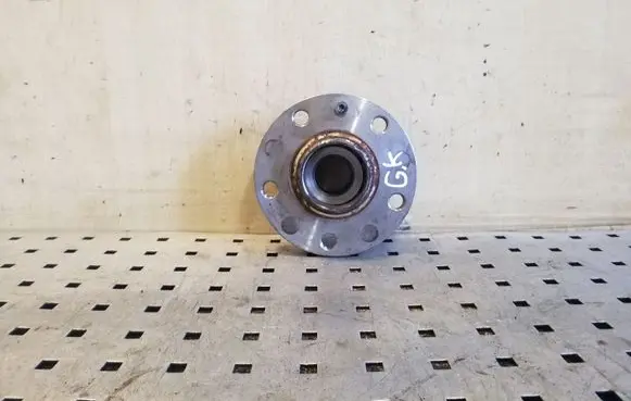 Skoda Octavia Mk3 (5E) Rear wheel hub