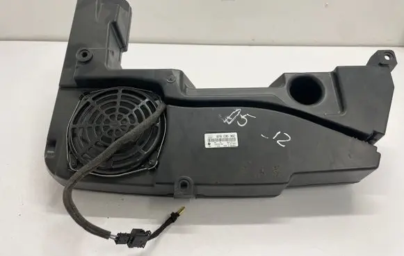 Audi A5 Sportback 8TA Subwoofer speaker 8T8035382