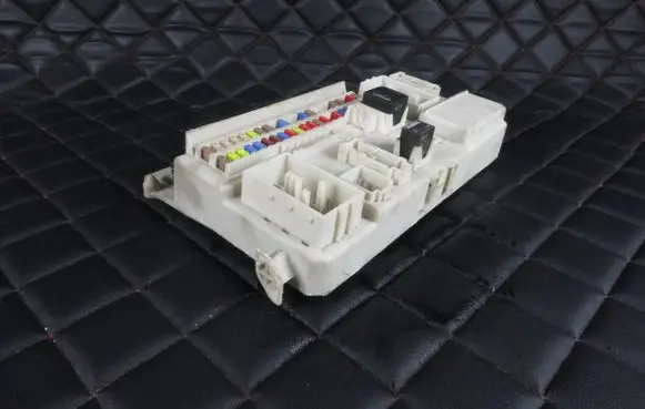 Volvo V50 Fuse module 519096804 31254903 09300252