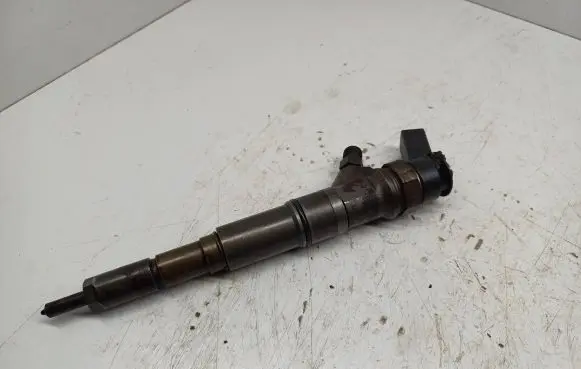 BMW 5 E60 E61 Fuel injector 0445110212 7794652