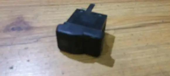 Windscreen/window heater switch