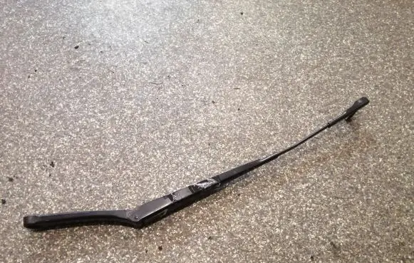 Skoda Octavia Mk2 (1Z) Front wiper blade arm 1Z1955409