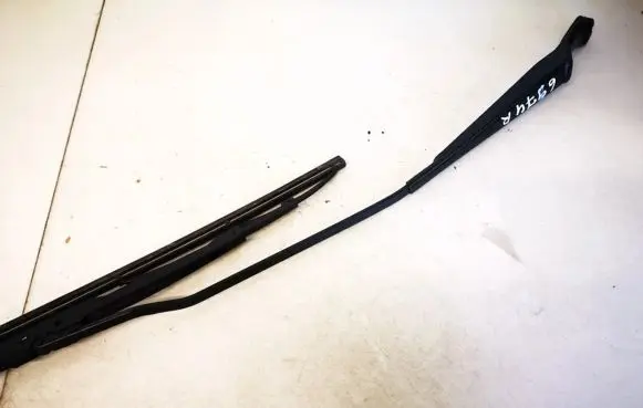 Volkswagen PASSAT B5 Front wiper blade arm 3b1955410