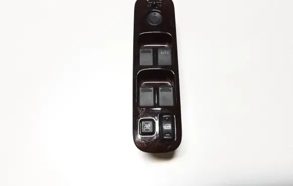 Suzuki XL7 I Electric window control switch 52J10 1373T