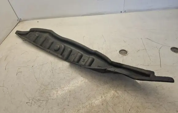 Jeep Grand Cherokee Fender foam support/seal 68046265A