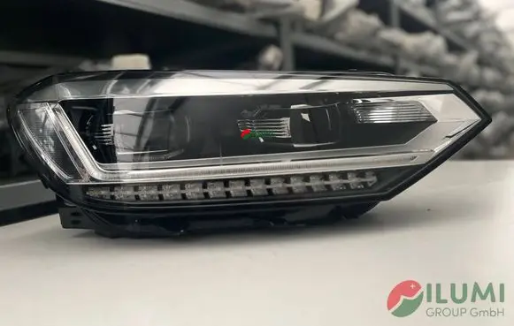 Volkswagen Touran III Headlight/headlamp 5TB941082D