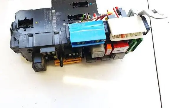 Mercedes-Benz E W212 Fuse box set 2129000204 2125453032