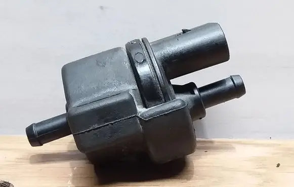 Volkswagen Tiguan Vacuum valve 058133459