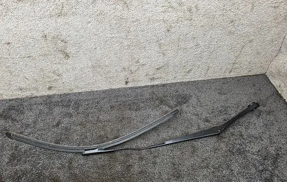 Ford Kuga III Front wiper blade arm LV4B17527BA W000103136E