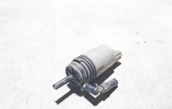 BMW 5 E60 E61 Windscreen/windshield washer pump 67126934159 6934159