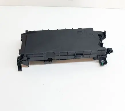 Mercedes-Benz A W176 Fuse box set A2465400340 A2465400140