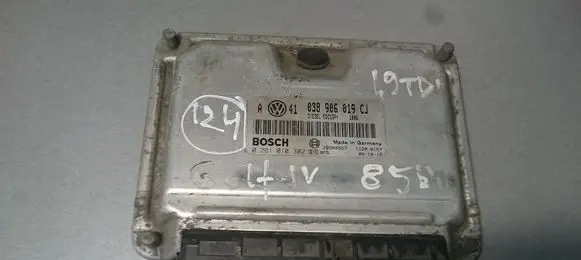 Volkswagen Golf IV Engine control unit/module 038906019CJ 0281010302