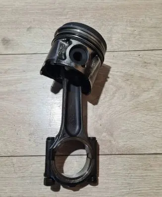 Volvo V70 Piston with connecting rod