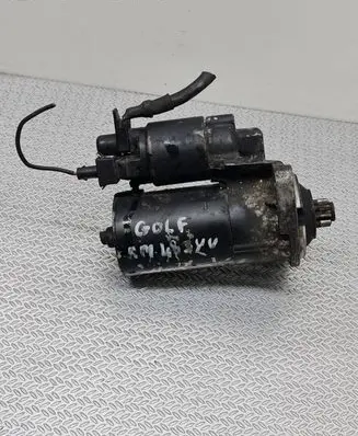Volkswagen Golf IV Starter motor 020911023F