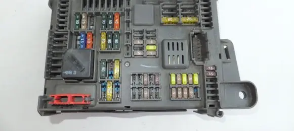 BMW X5 E70 Fuse module 6931687 693168704 518954021A