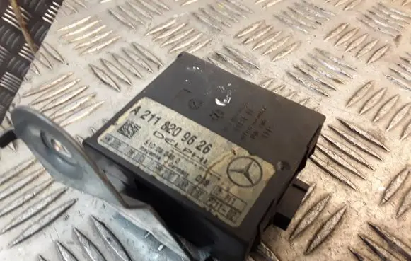 Mercedes-Benz E W211 Alarm control unit/module 2118209626 A2118209626