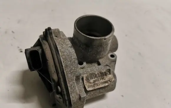 Volvo S40 Throttle valve VP4F909E928BC 2S6UFC