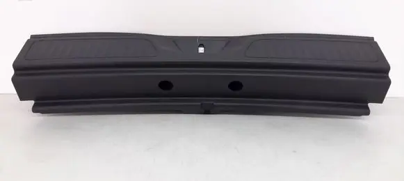 Trunk/boot sill cover protection