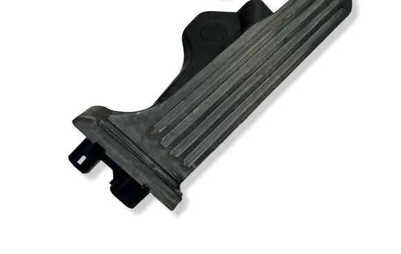 Volkswagen Golf Plus Accelerator throttle pedal 00889070