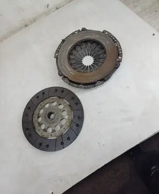 Volkswagen PASSAT B5.5 Pressure plate 3082000555