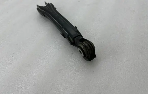 Rear control arm