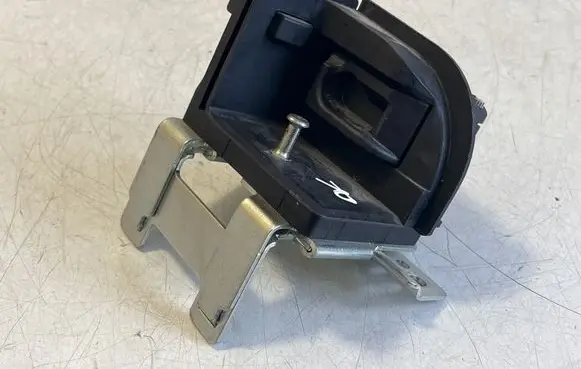 BMW X3 F25 Parcel shelf load cover mount bracket 7230198