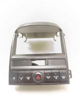 KIA Sorento Radio/GPS head unit trim 847603E100