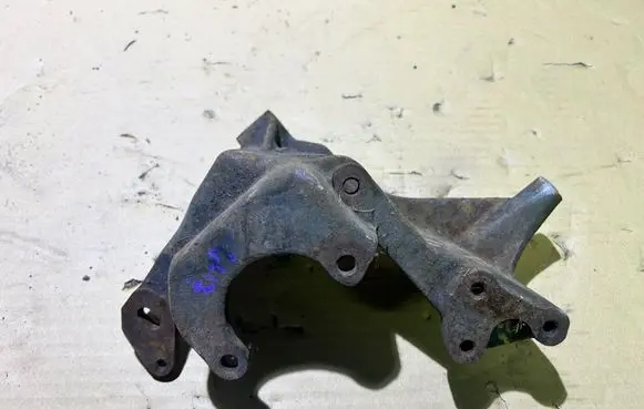 Audi 100 S4 C4 Power steering pump mounting bracket 054145521C