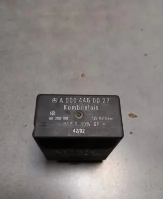 Mercedes-Benz Vito Viano W638 Window wiper relay A0004460027 60208001