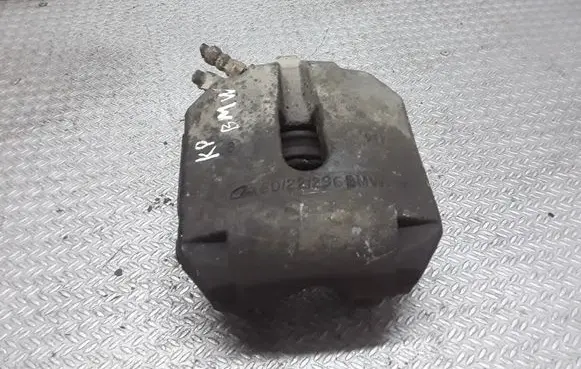 BMW 5 E39 Front brake caliper 6022296