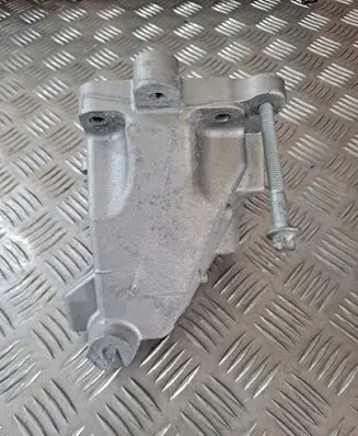 Mercedes-Benz ML W166 Engine mounting bracket A2762233504