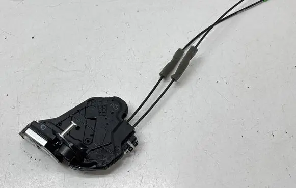 Toyota Highlander XU70 Rear door lock 23121500A