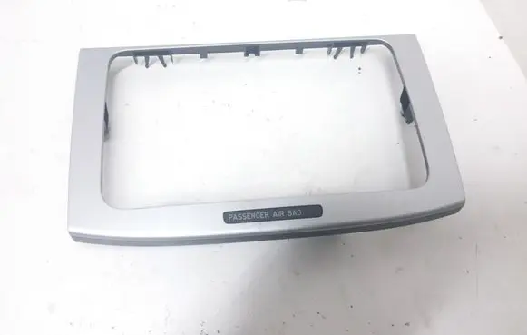 Volkswagen PASSAT B6 Radio/GPS head unit trim 