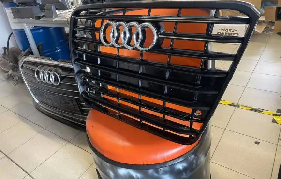 Audi A8 S8 D4 4H Front bumper upper radiator grill 4H0853651 408000043 4H0853351H