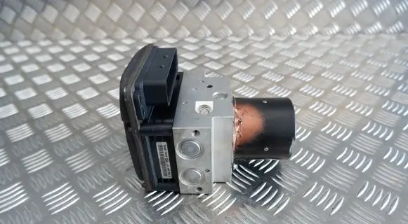 BMW 7 F01 F02 F03 F04 ABS Pump 6792478 6792480 6785442