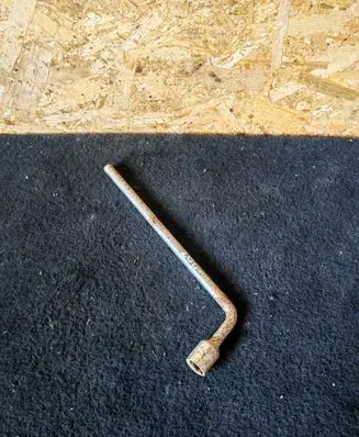 Mercedes-Benz C W204 Wheel nut wrench A2115810001